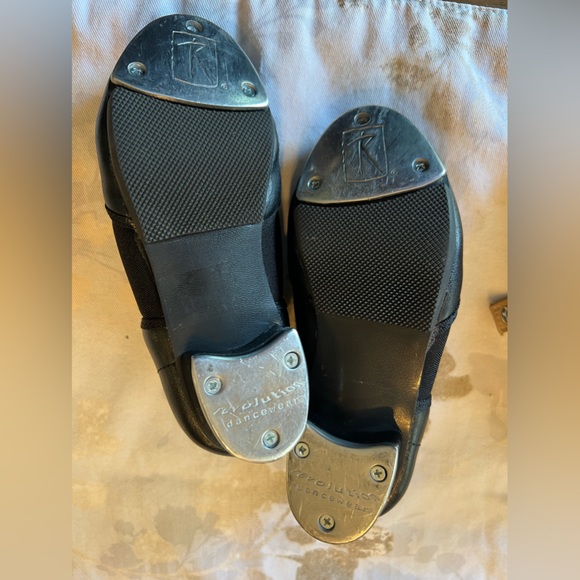 Child’s ballet/tap/dance set. Fits sizes 4-6. - Picture 10 of 15